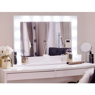 Featured image of post Dressing Table Mirror With Lights Ideas