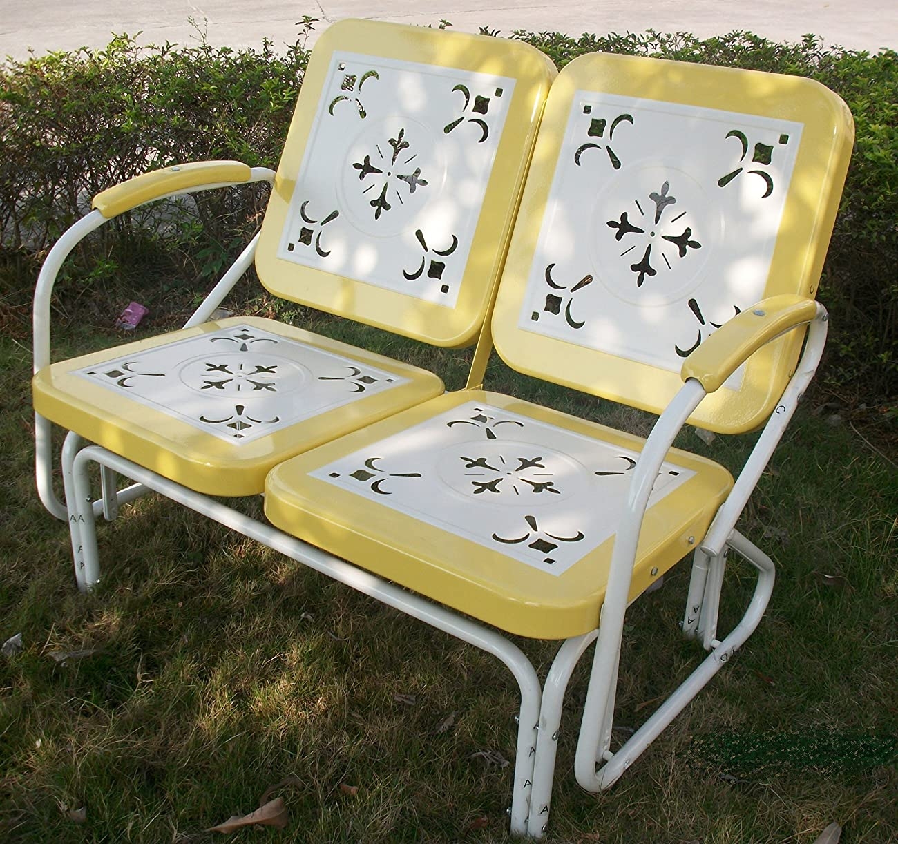 Vintage Metal Lawn Chairs Visualhunt, Vintage Metal Outdoor Patio Chairs