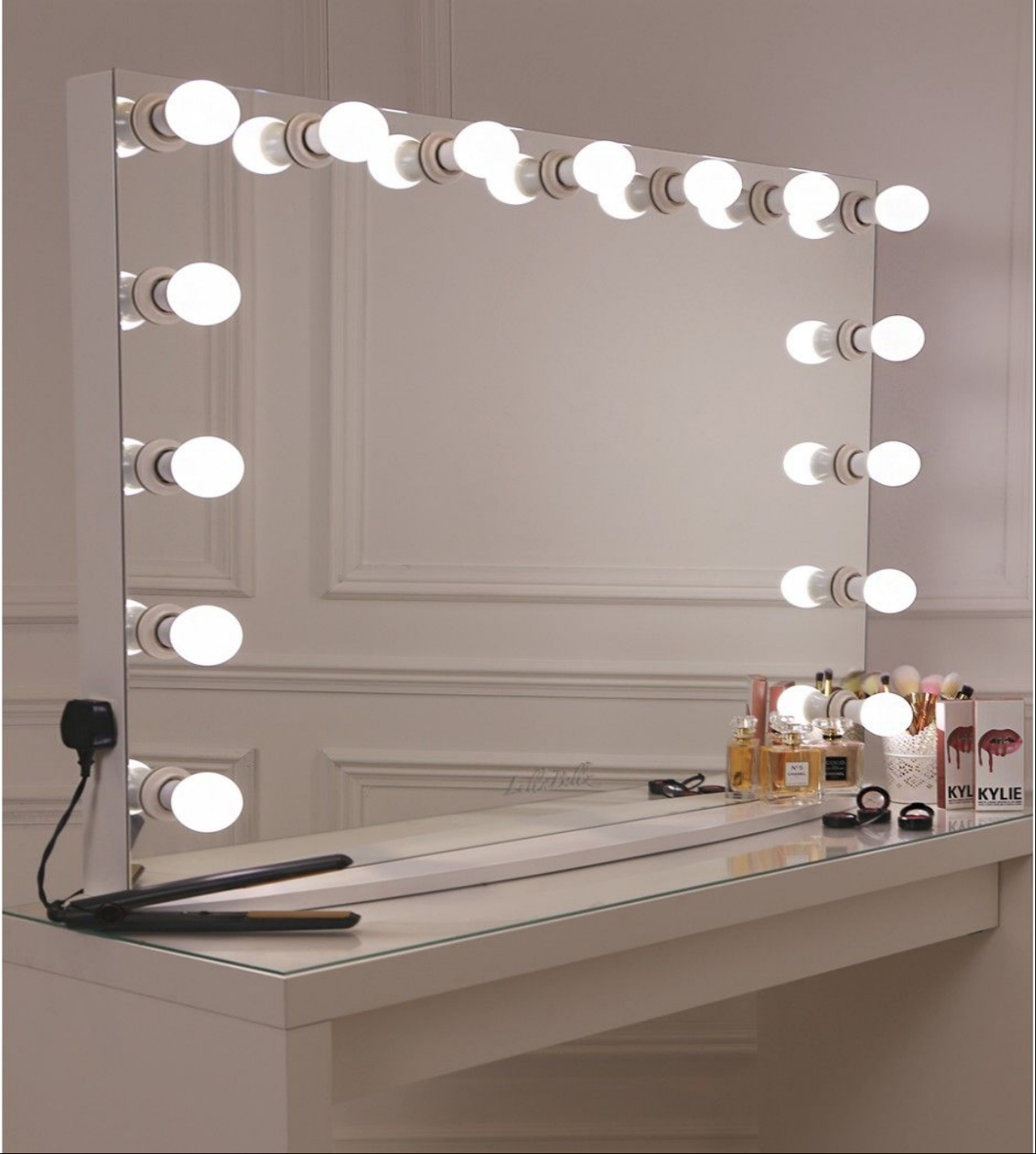 makeup stand with mirror