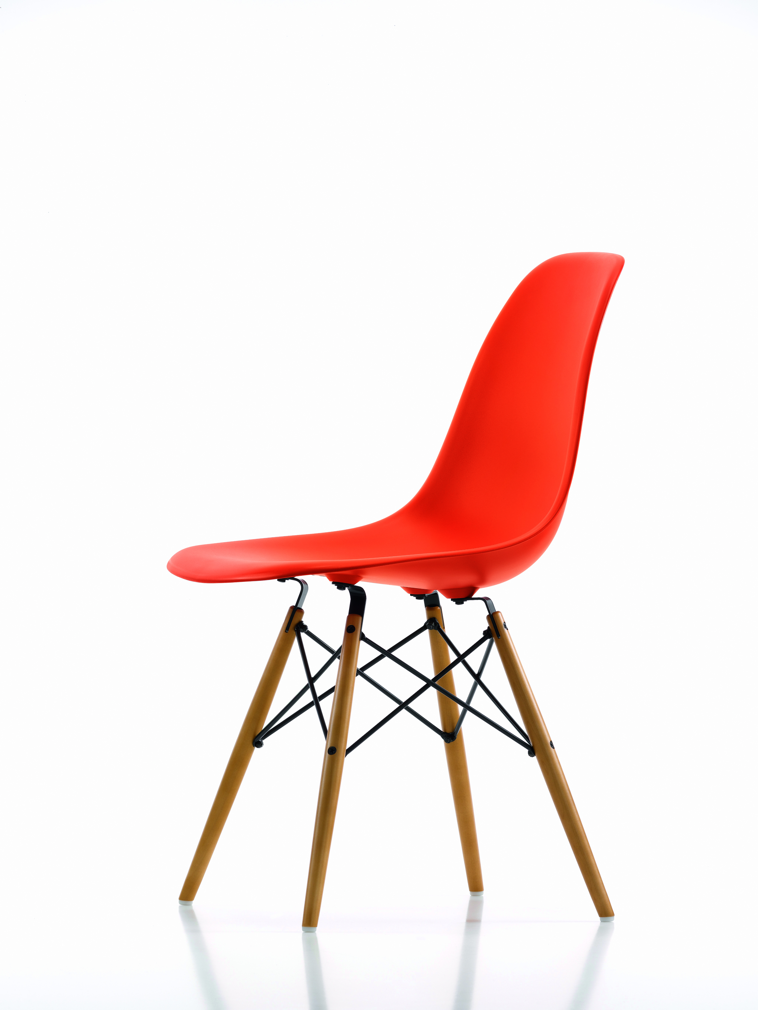 Buy the Vitra DSW Eames Plastic Side Chair Yellowish Maple