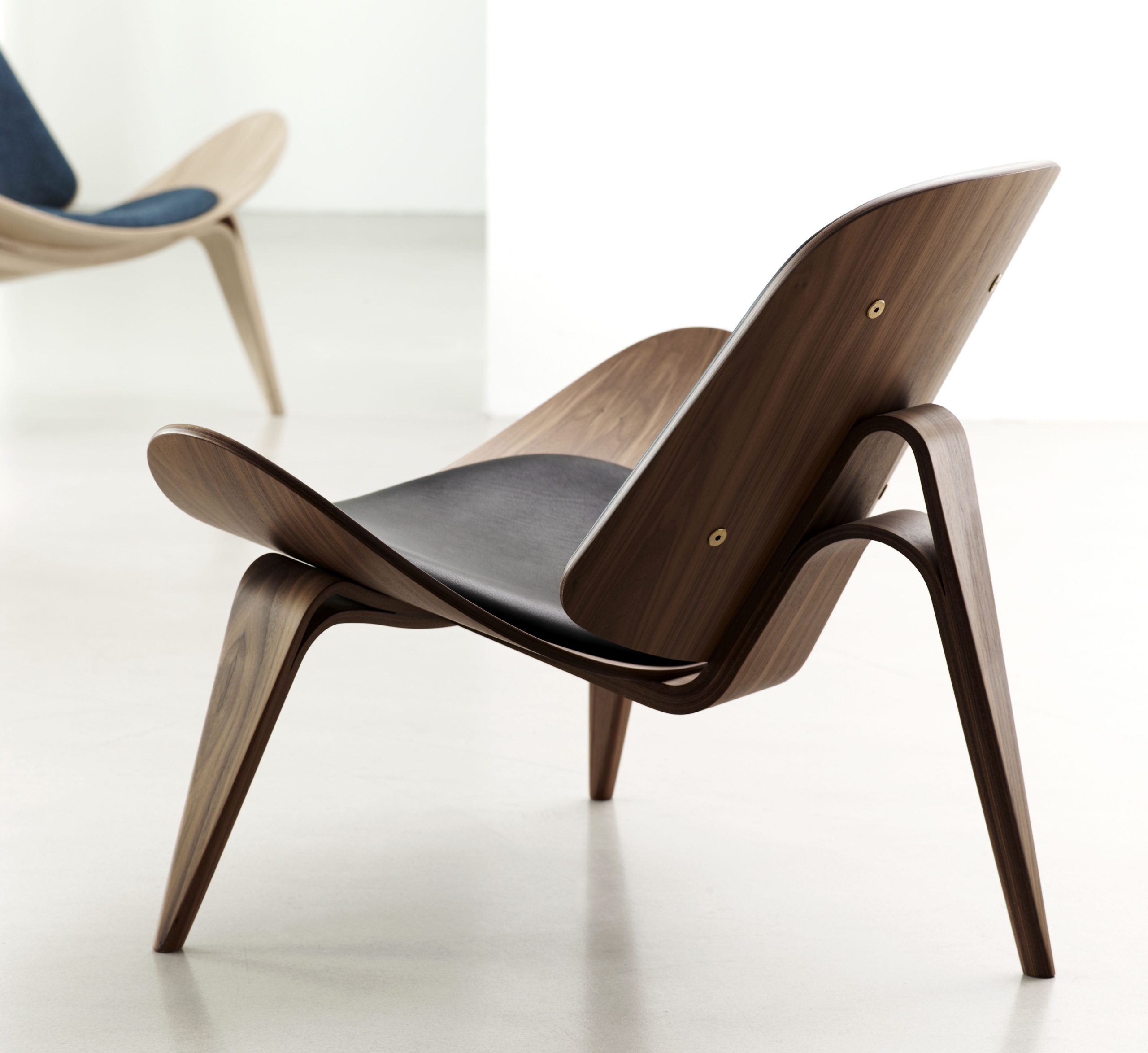 CH07 Shell chair - Lounge Chair by Hans J Wegner