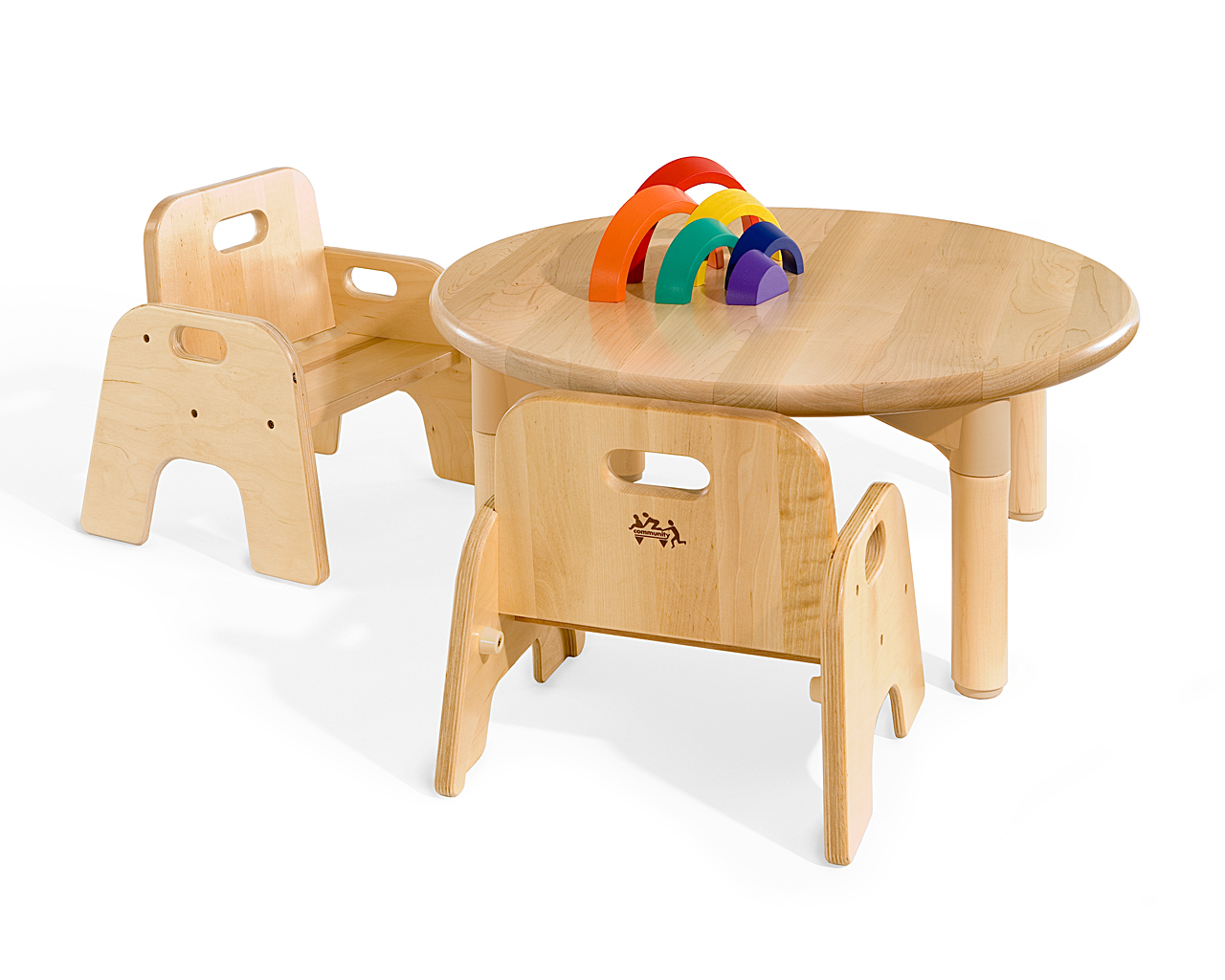 Montessori Table And Chairs Visualhunt, Wooden Toddler Table And Chairs Montessori