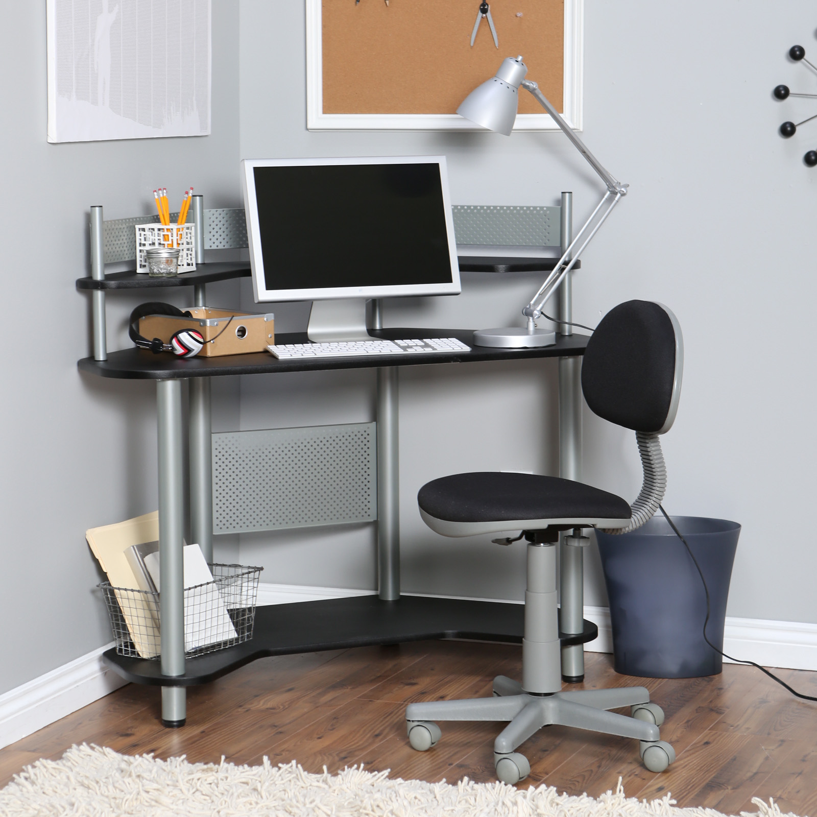 https://visualhunt.com/photos/10/corner-desks-for-small-spaces-whitevan.jpg