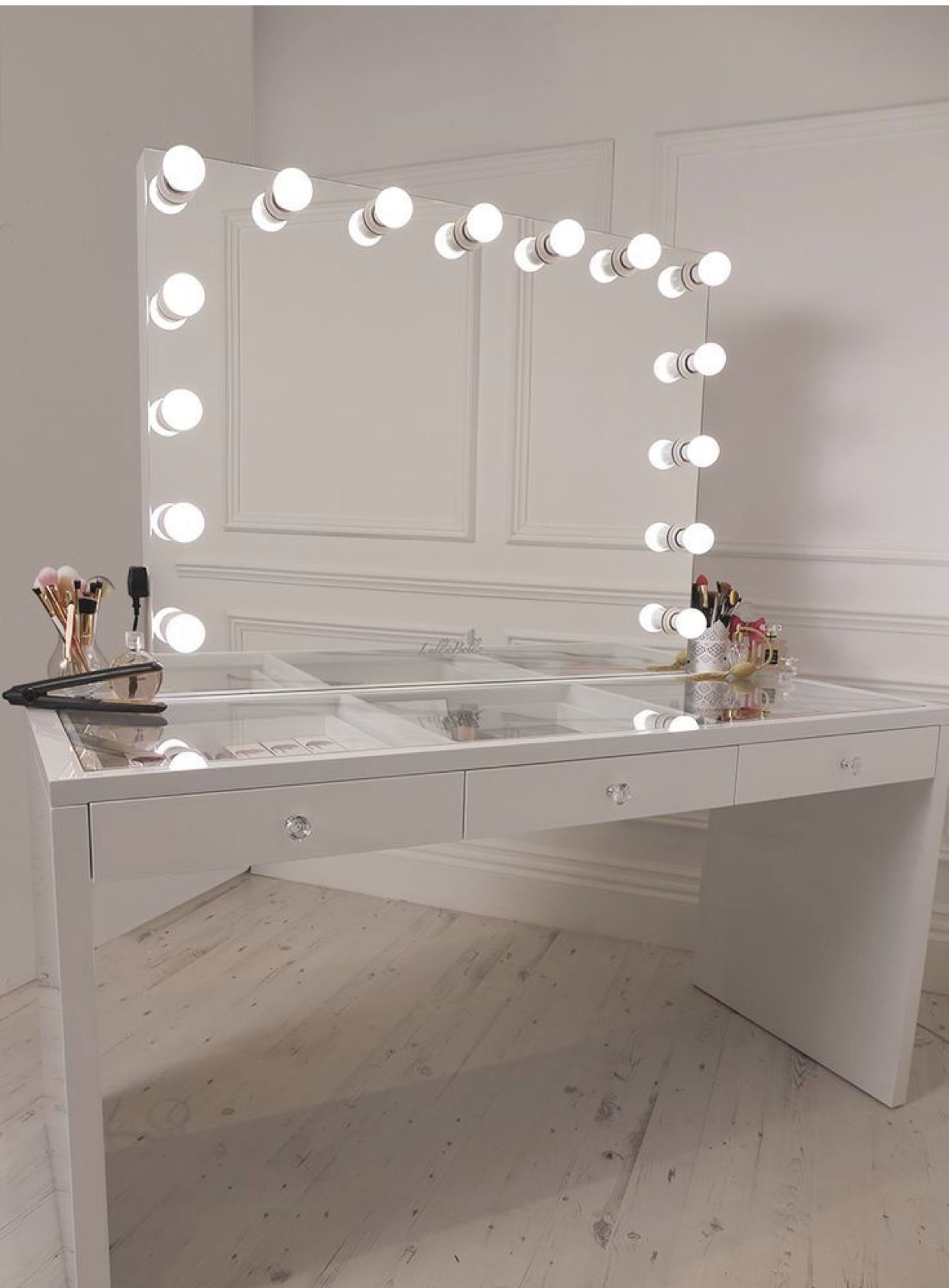 Dressing Table Mirror With Lights, Makeup Desk With Light Up Mirror