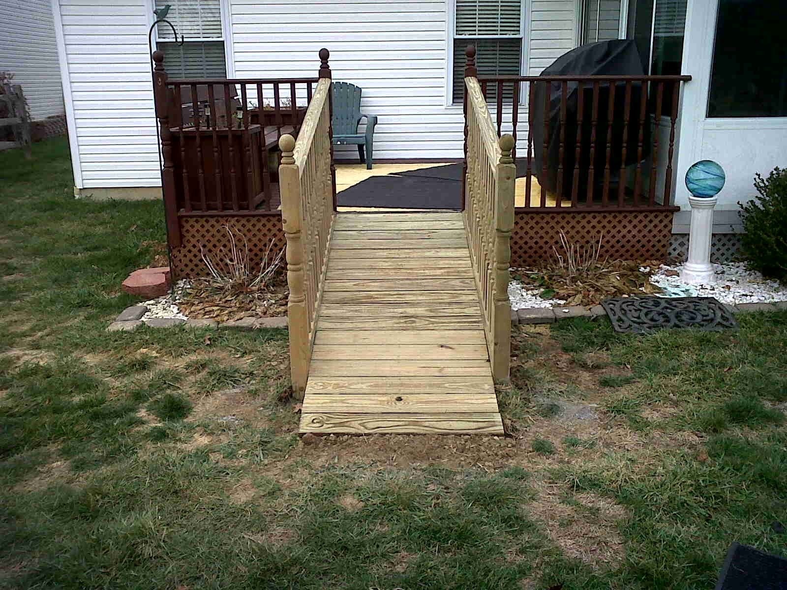 Porch ramp for outlet dogs