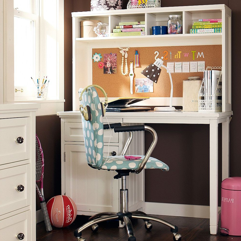 small desk for boys room