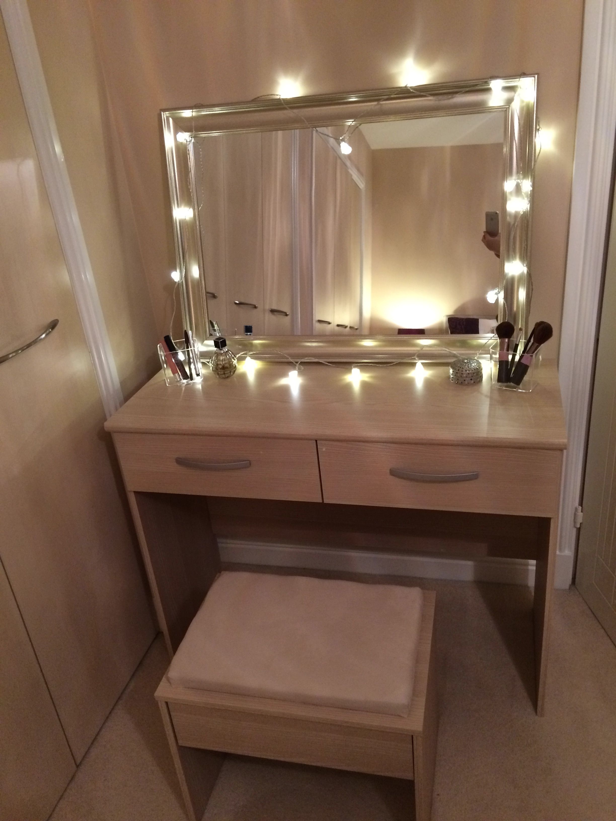 Dressing Table Mirror With Lights, How To Fix Dressing Table Mirror