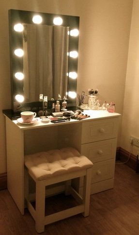 Dressing Table Mirror With Lights You, Vanity Desks With Mirror And Lights
