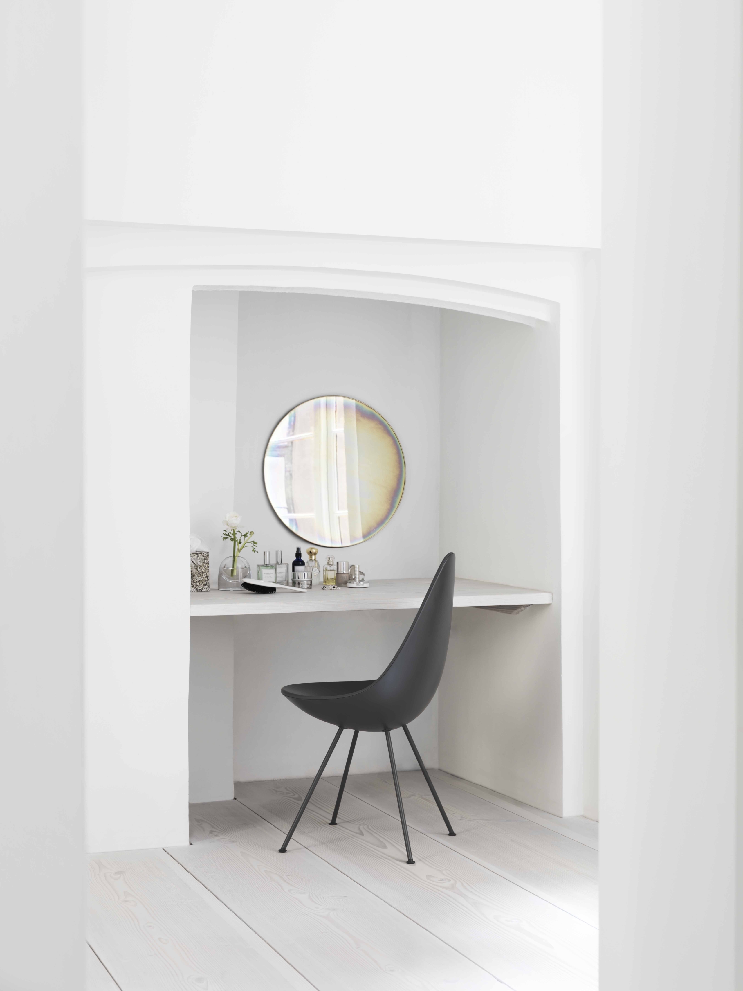 Drop Chair By Fritz Hansen | Skandium