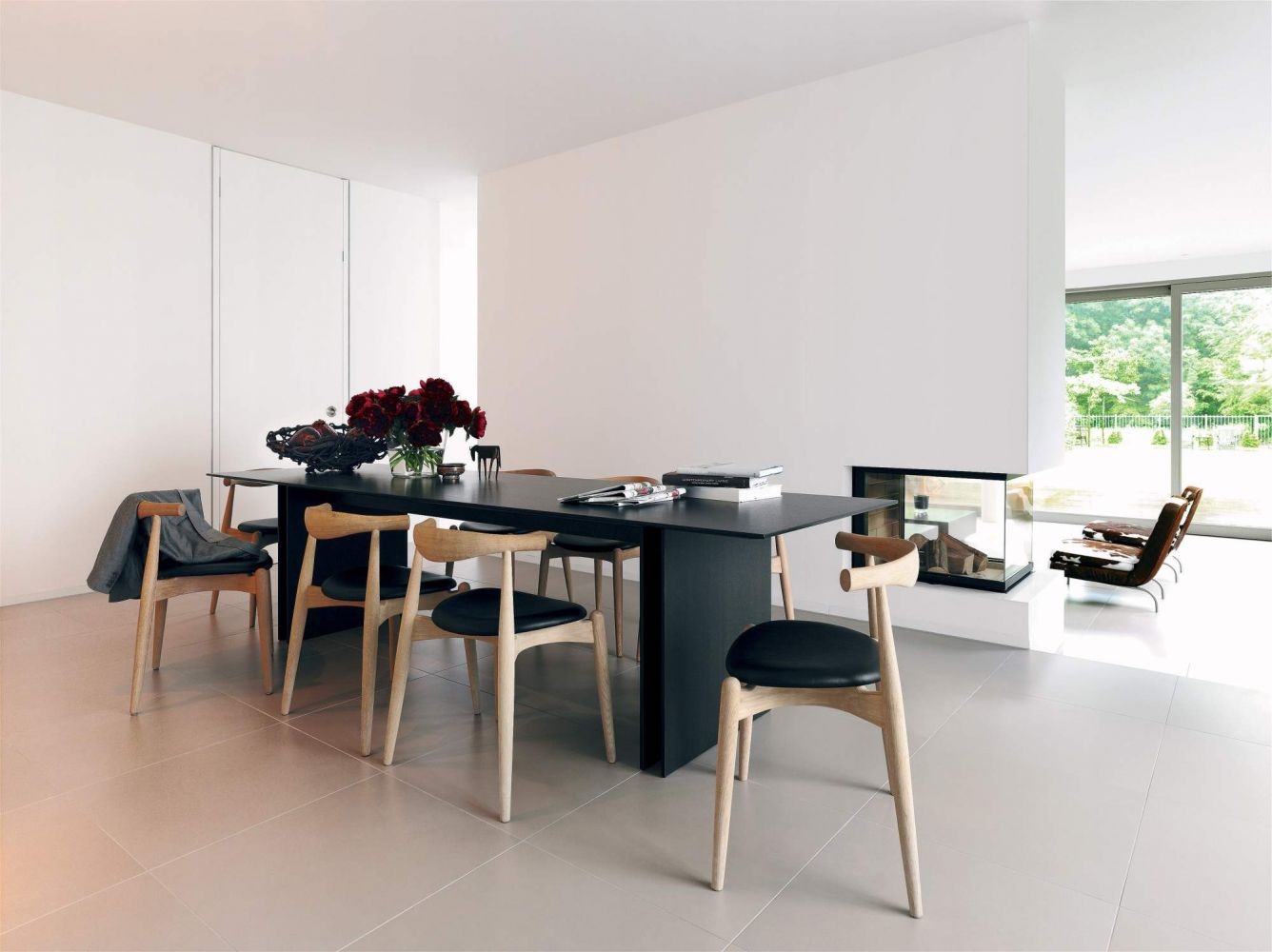 Elbow Chair with Round Seat