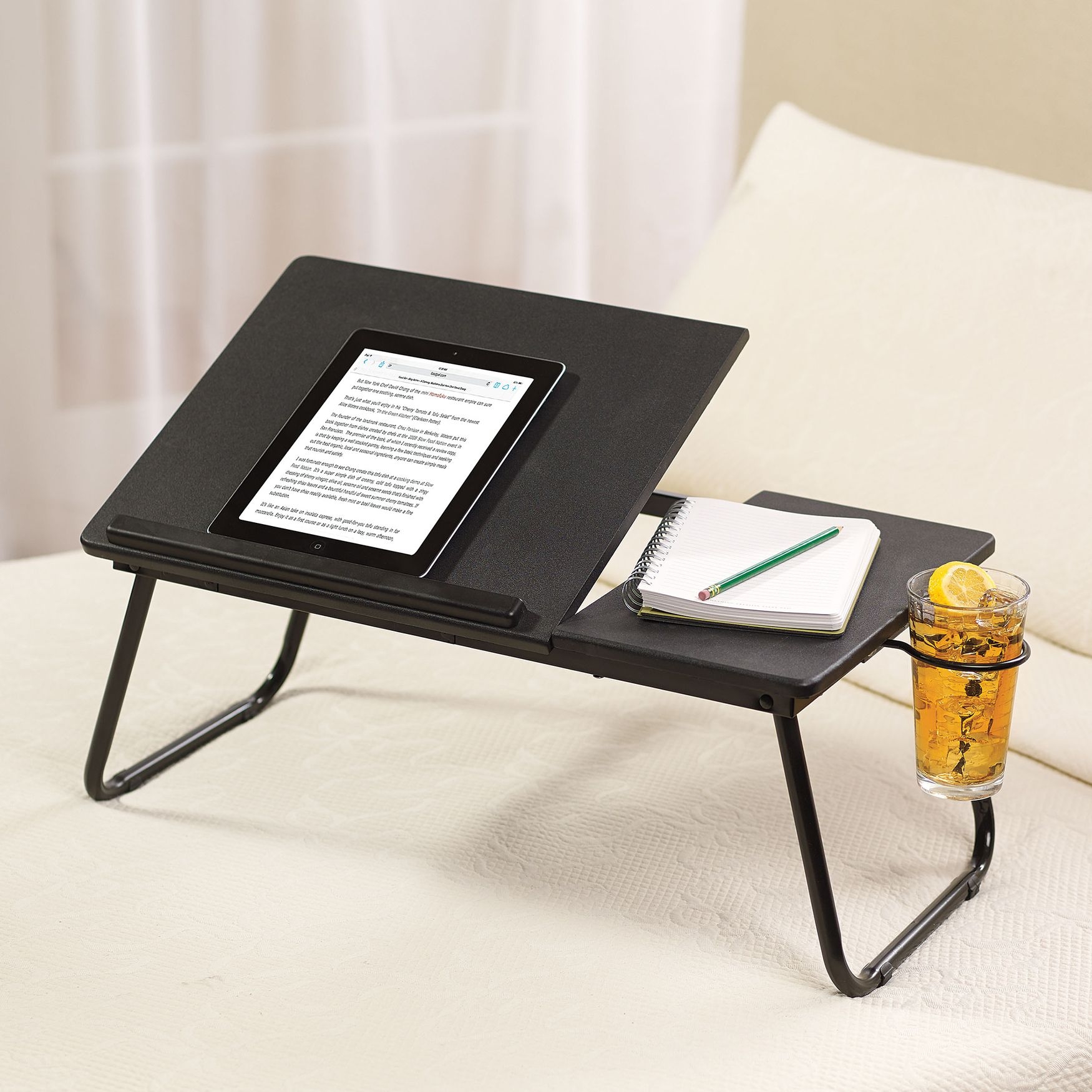 столик для ноутбука для работы лежа в кровати