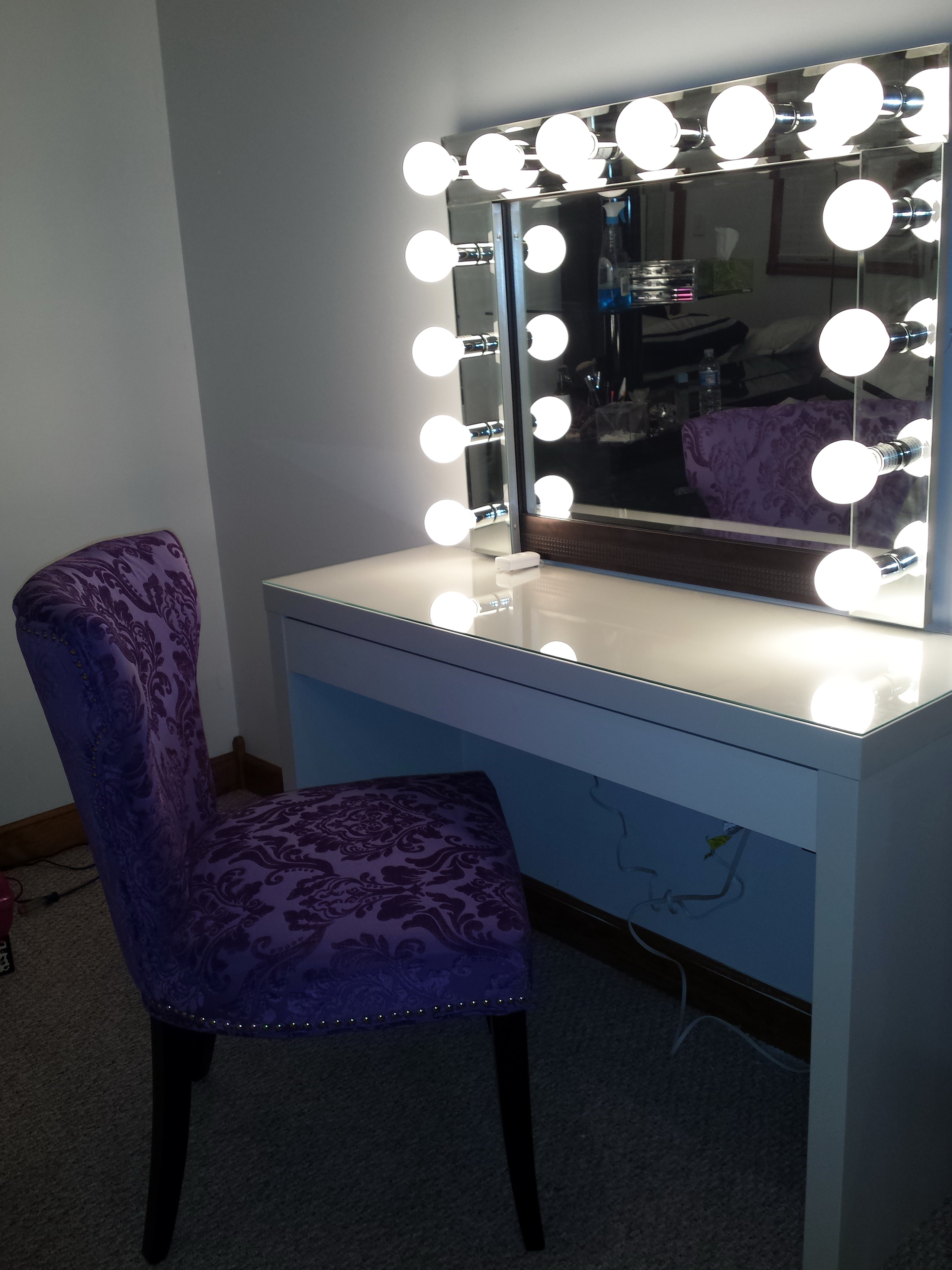 Details about   10 LED Lights Vanity Table Set with Lighted Mirror Makeup Dressing Dresser Table 