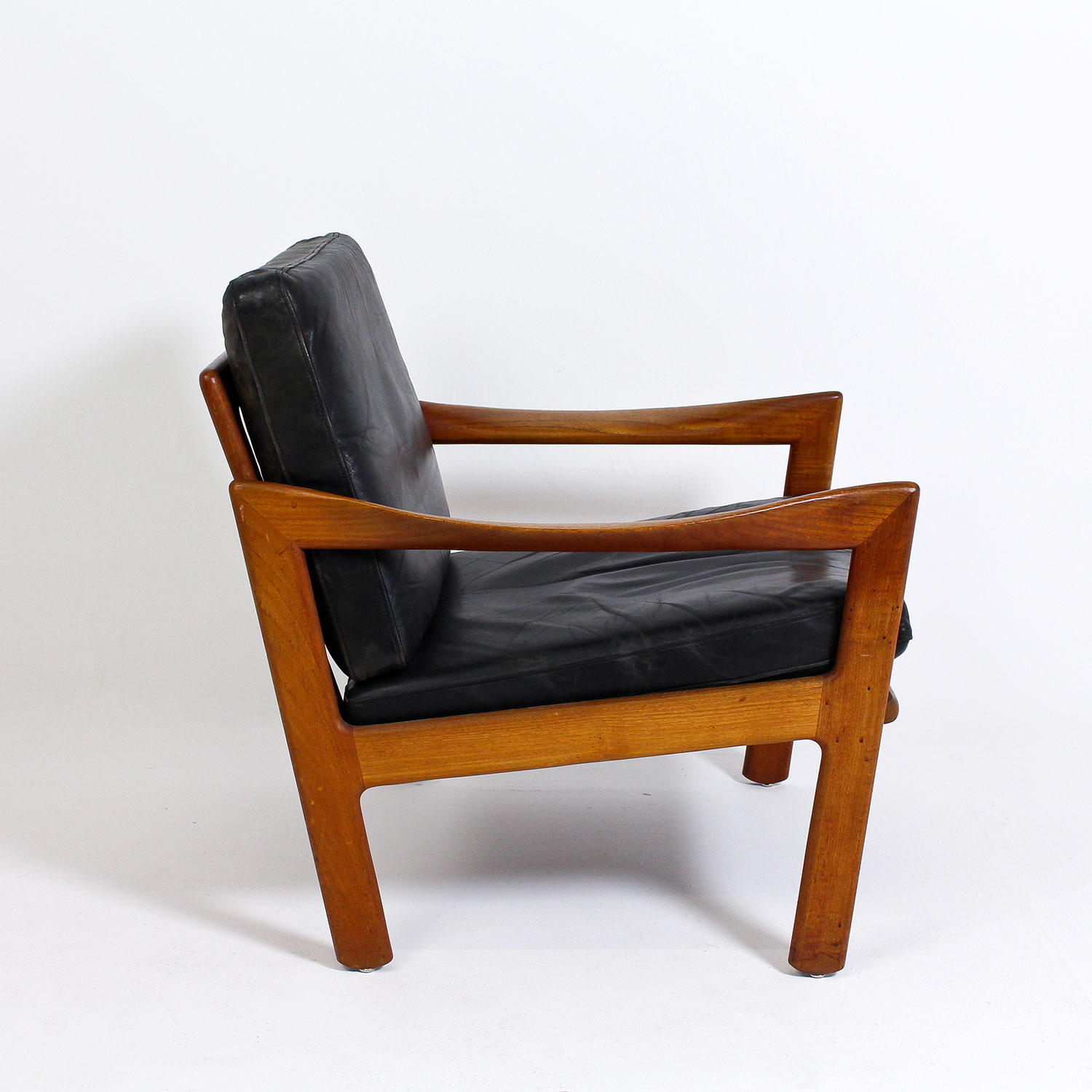 Pair of 1960s easy chairs by Illum Wikkelso for Niels