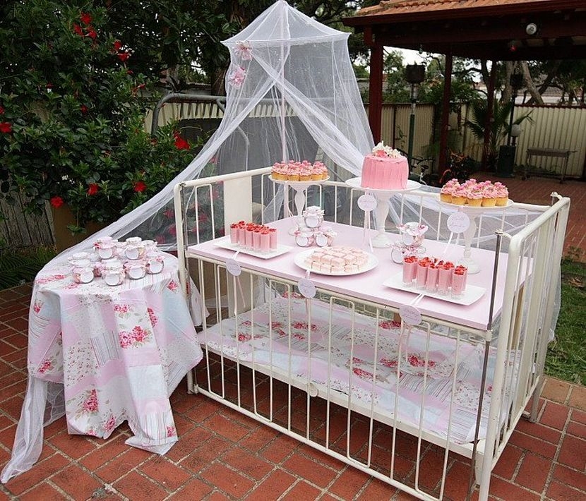 Outdoor baby shower table set up  Classy baby shower, Backyard baby showers,  Outdoor baby shower