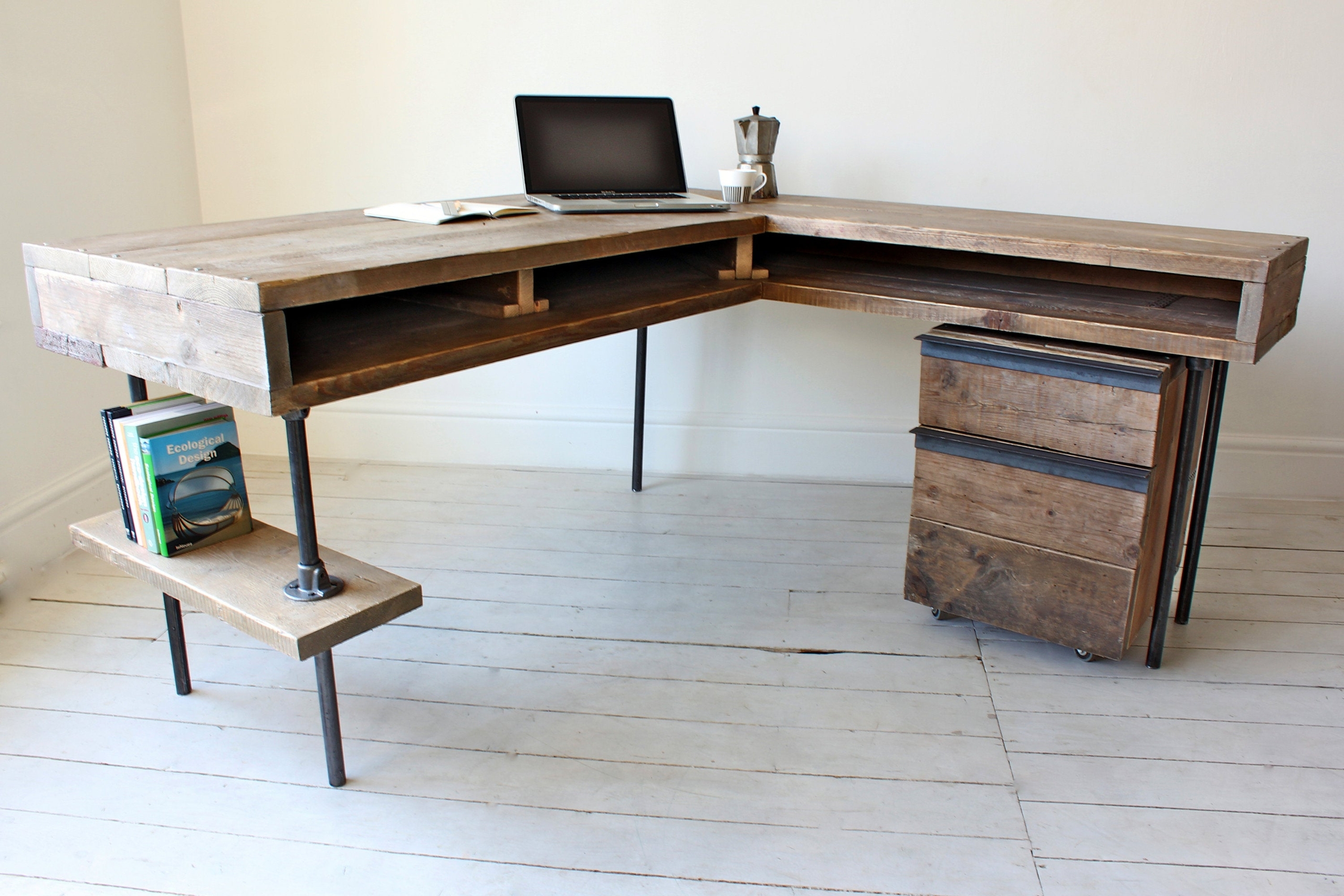 https://visualhunt.com/photos/10/stuart-industrial-reclaimed-board-corner-desk-by-urban.jpg