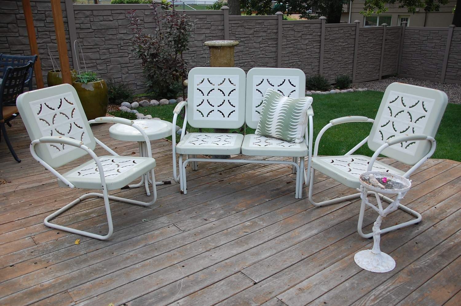 Vintage Metal Lawn Chairs Visualhunt, White Metal Retro Outdoor Chairs