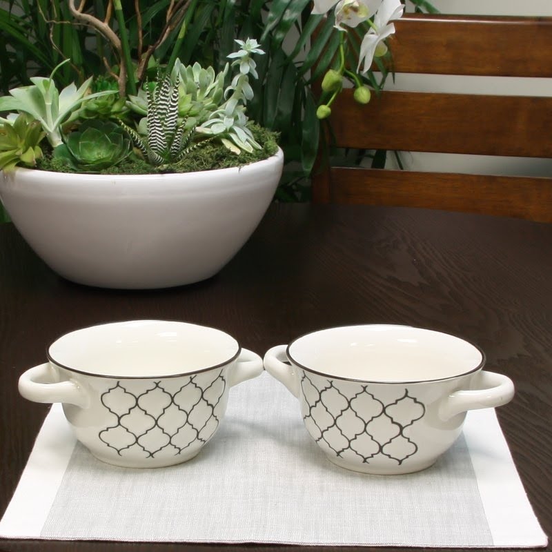 https://visualhunt.com/photos/11/27-oz-mathiston-soup-bowl-set-of-2.jpg