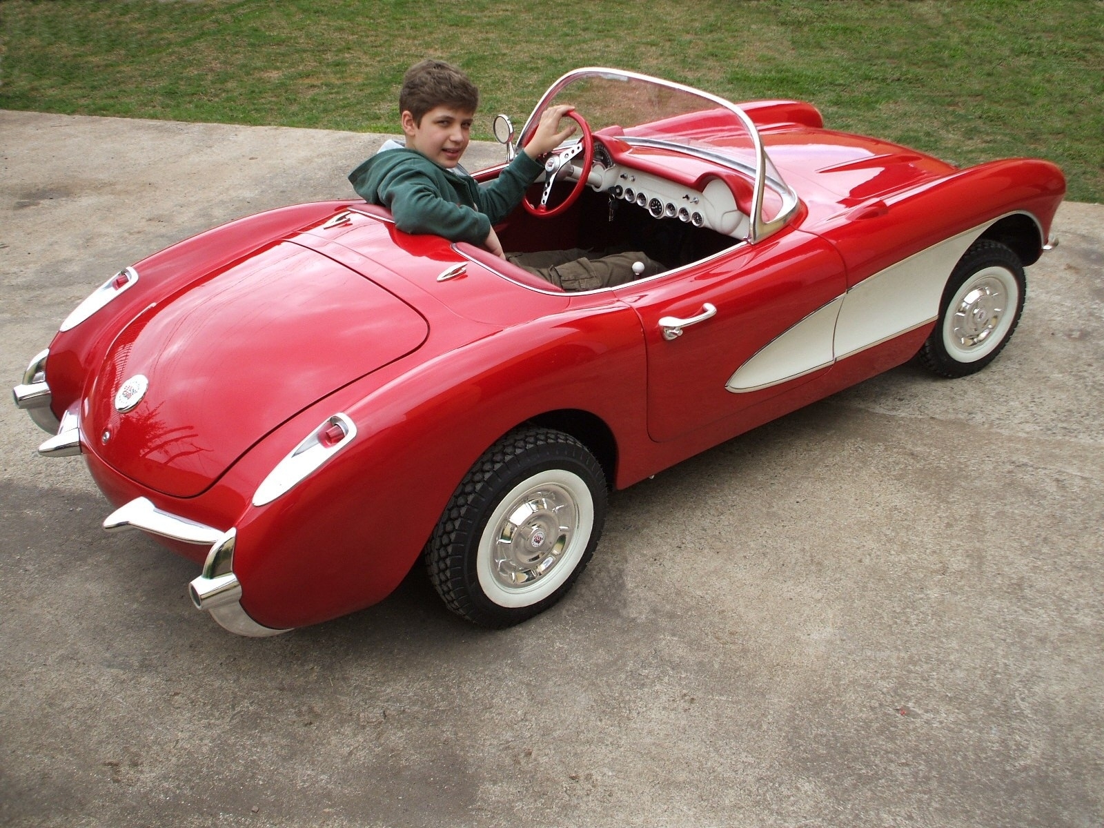 Pedal car for on sale 10 year old