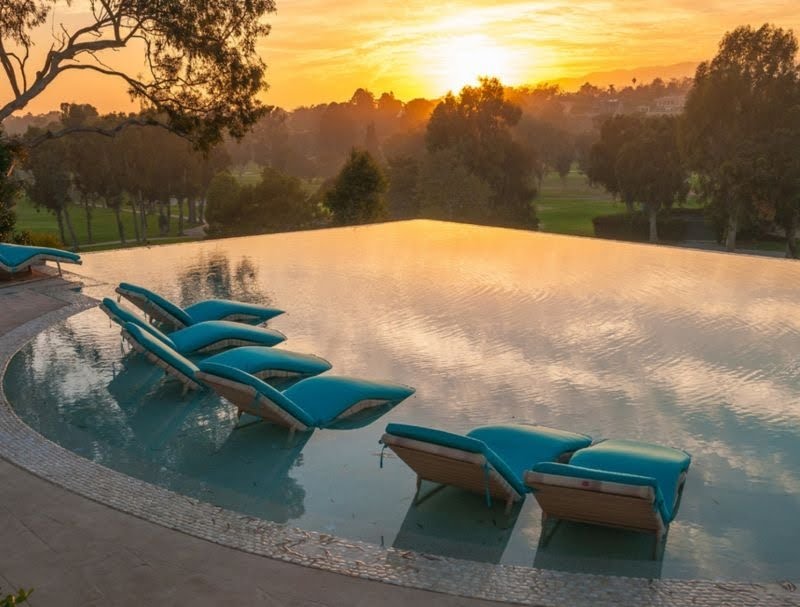 Luxury Pool Chairs for a Summer Lounge Oasis