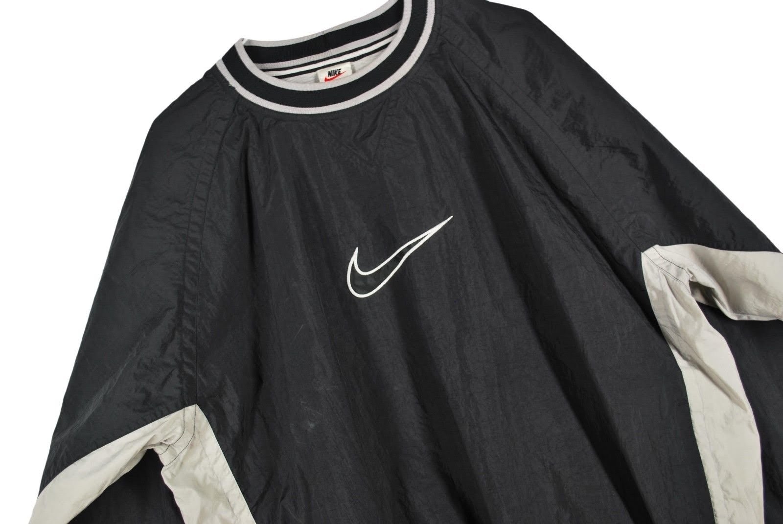 vintage nike windbreaker black and white