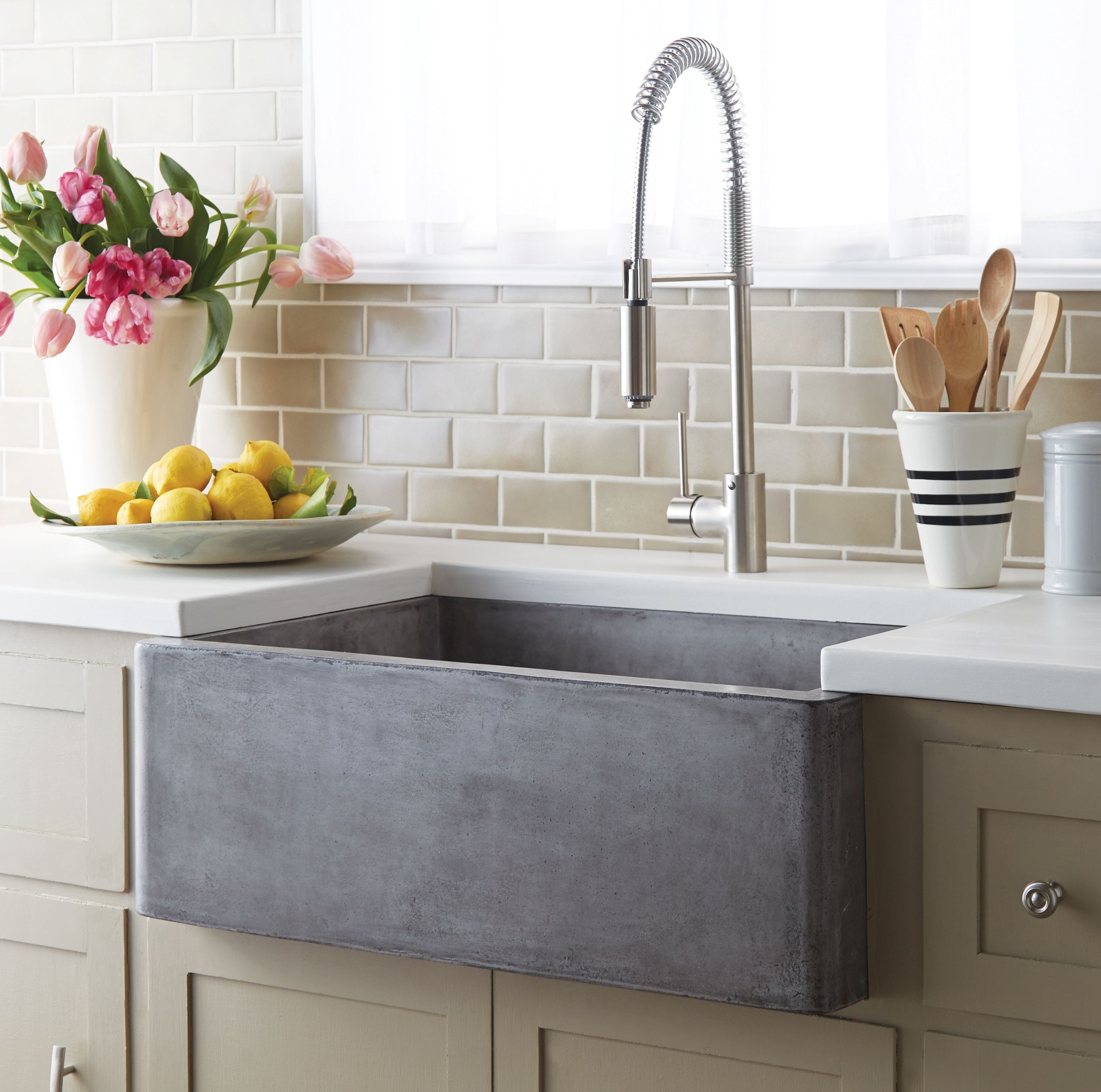 30" L x 18" W Farmhouse Kitchen Sink
