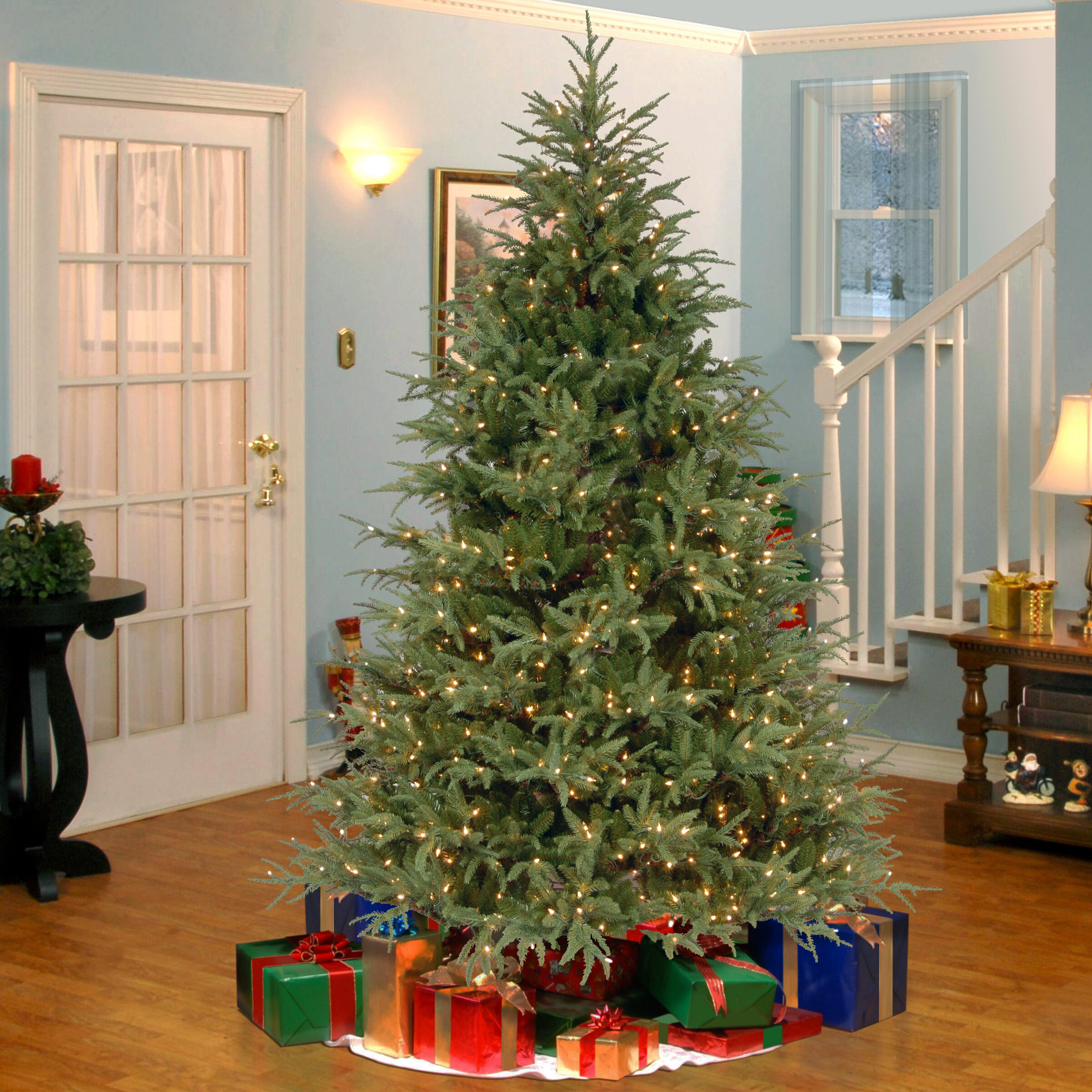7.5' Green Artificial Christmas Tree with 1000 Clear Lights