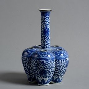 A 19th Century Qing Dynasty Blue and White Porcelain Tulip