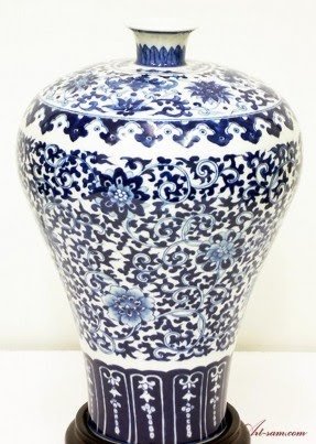 Chinese Blue & White Porcelain Vase - Handpainted Glazed ...
