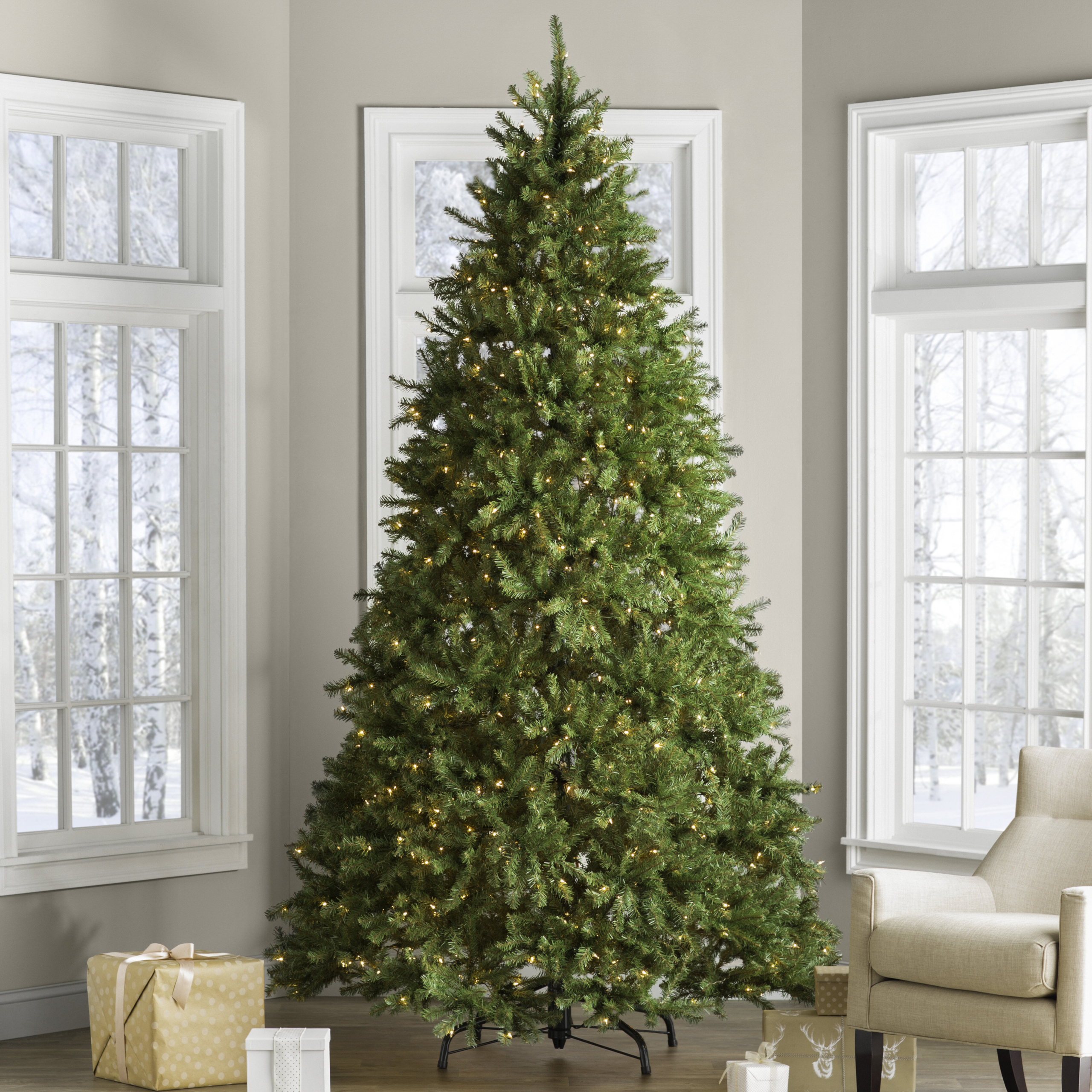 Hinged 9' Green Fir Artificial Christmas Tree with 900 Clear/White Lights