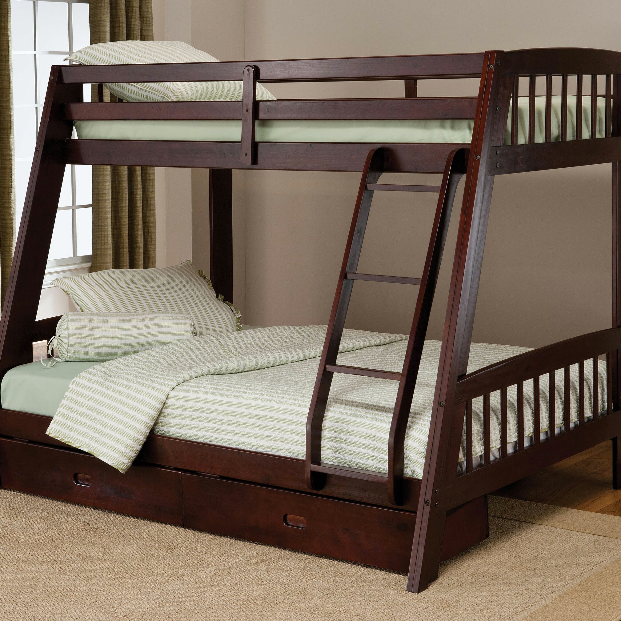 детская двухъярусная кровать с двуспальной кроватью