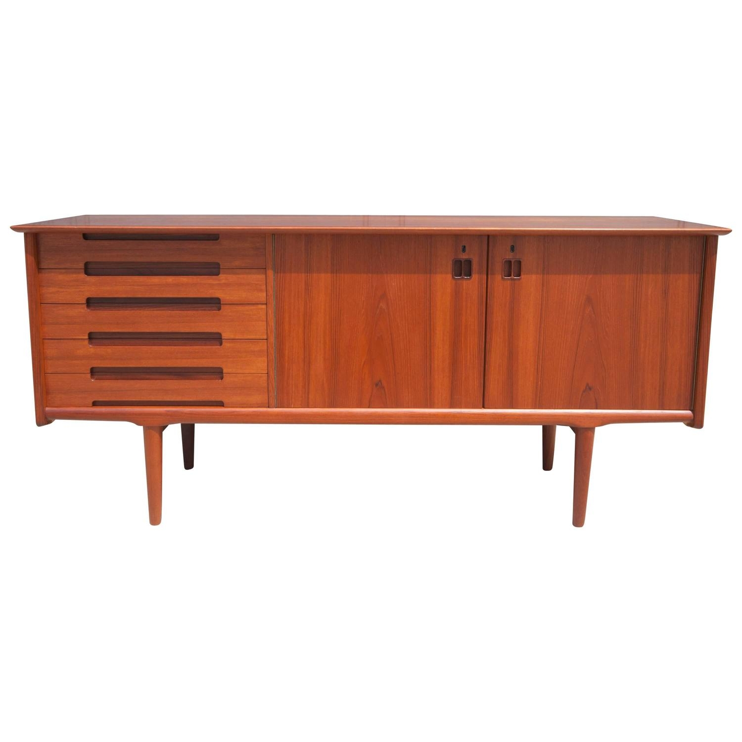 Mid Century Modern Teak Credenza at 1stdibs