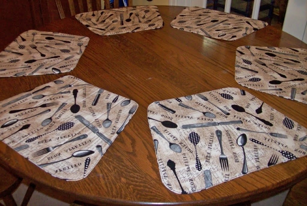 Placemats For Round Table Visualhunt, Wedge Placemats For Round Table Pattern
