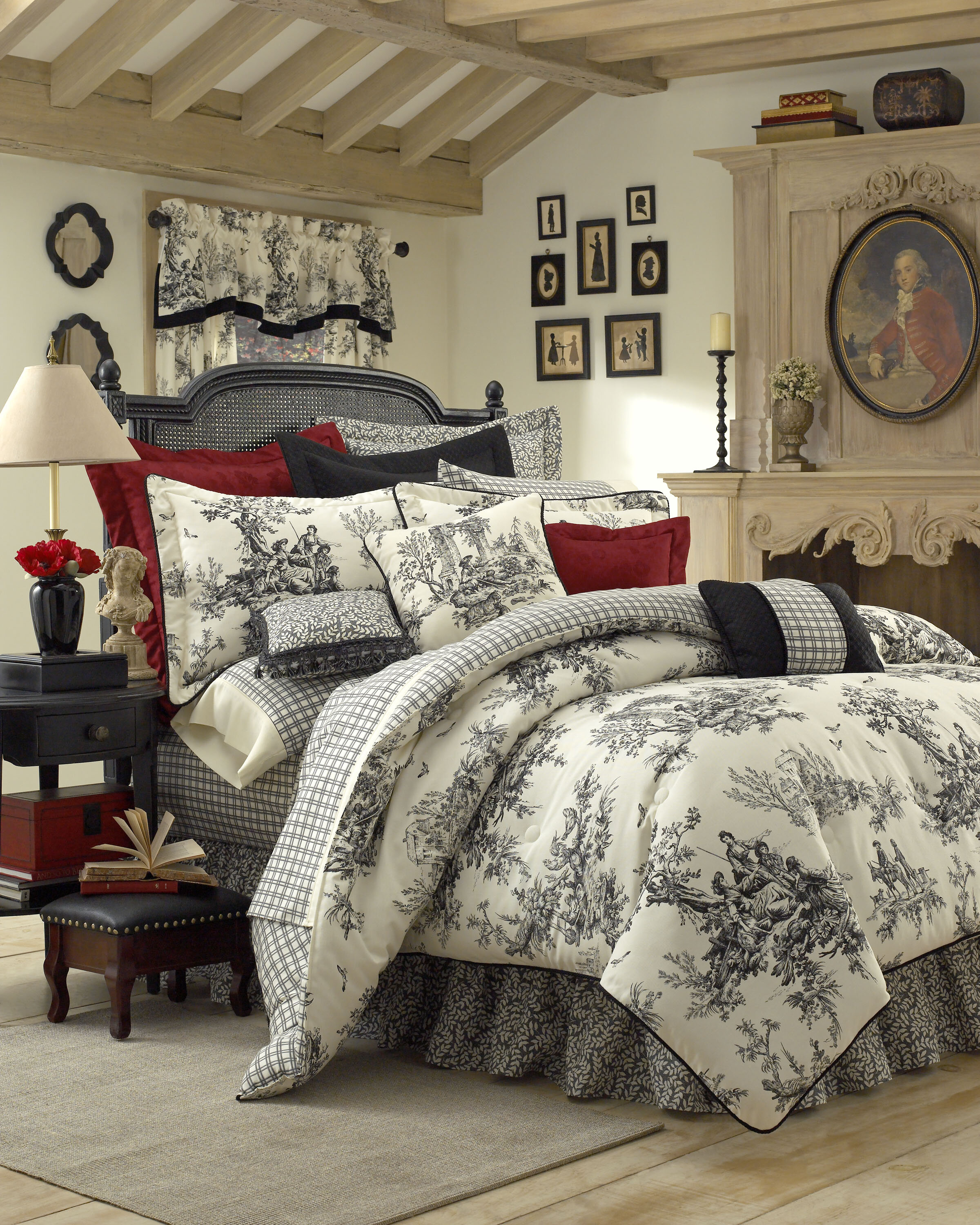 Tammara 4 Piece Comforter Set