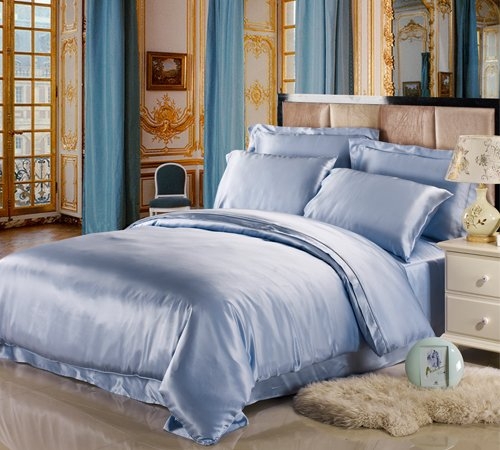 11 Cool Heavenly Blue Comforters for a Peaceful Bedroom!