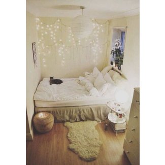35+ Awesome Romantic Bedroom With Fairy Light Ideas – DECOREDO