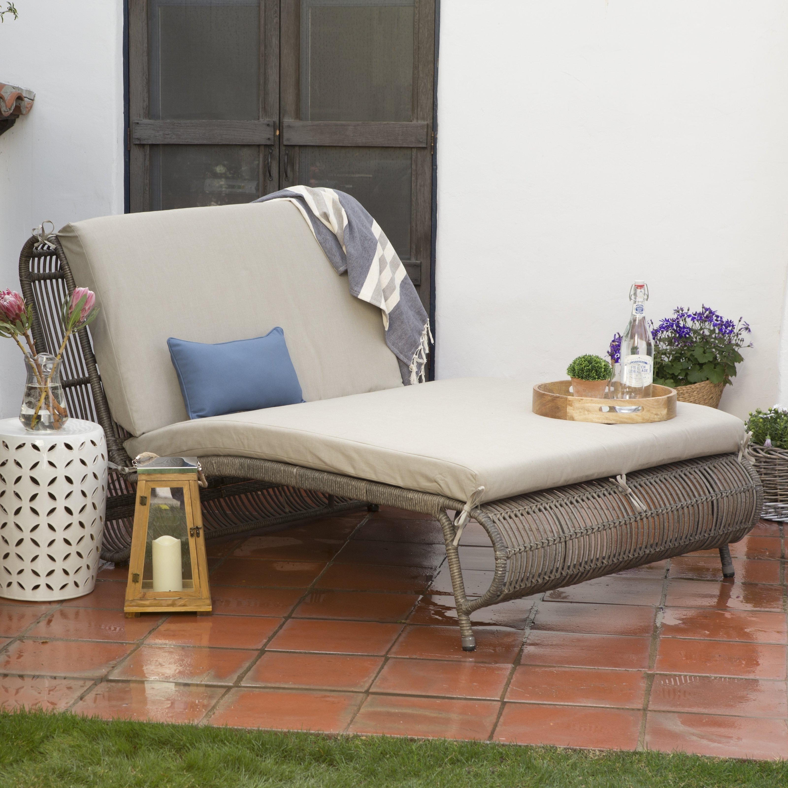 andromeda double chaise lounge with cushion