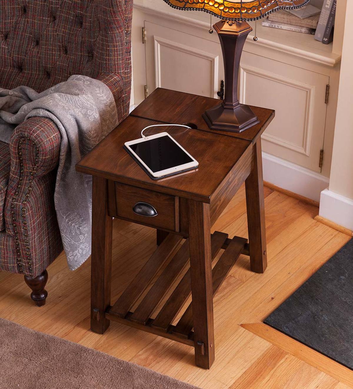 Chairside Table With Charging Station Nantucket Chair Side Table With