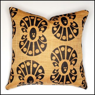https://visualhunt.com/photos/13/extra-large-clam-shell-throw-pillow-cover-black-shell-print.jpg?s=wh2