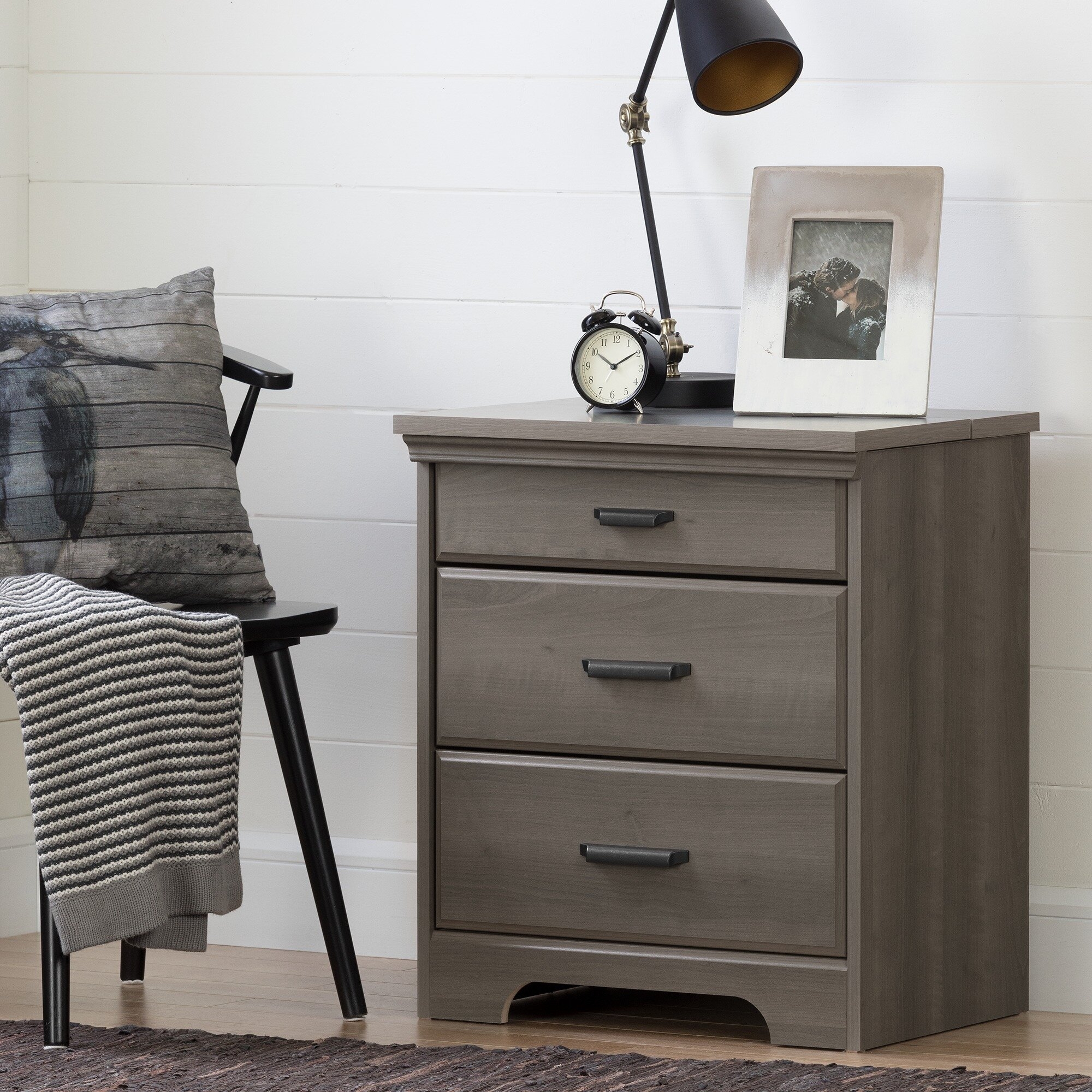 South Shore Versa Nightstand with Charging Station and ...