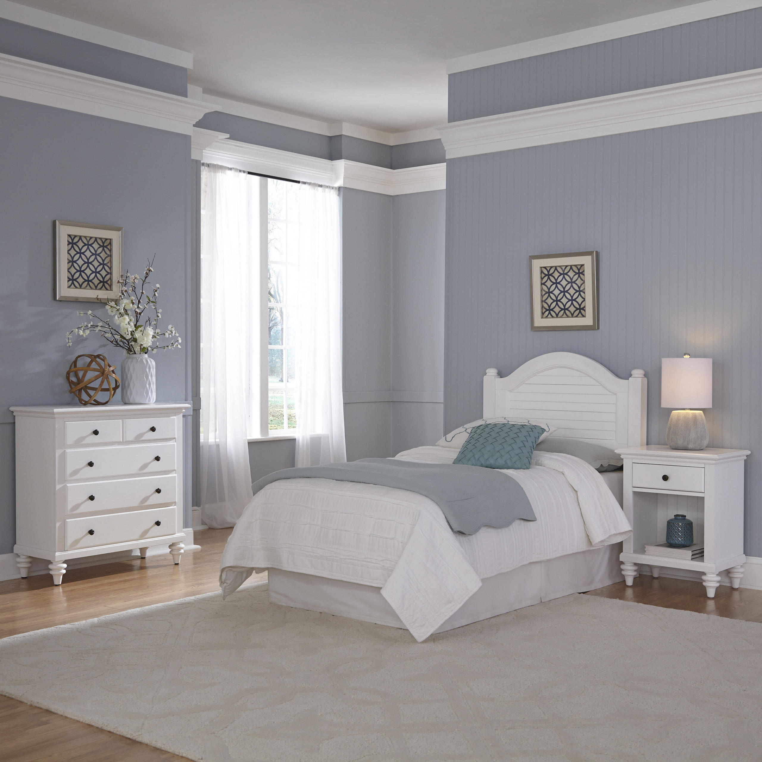 Brushed White Solid Manufactured Wood Traditional Bedroom Set