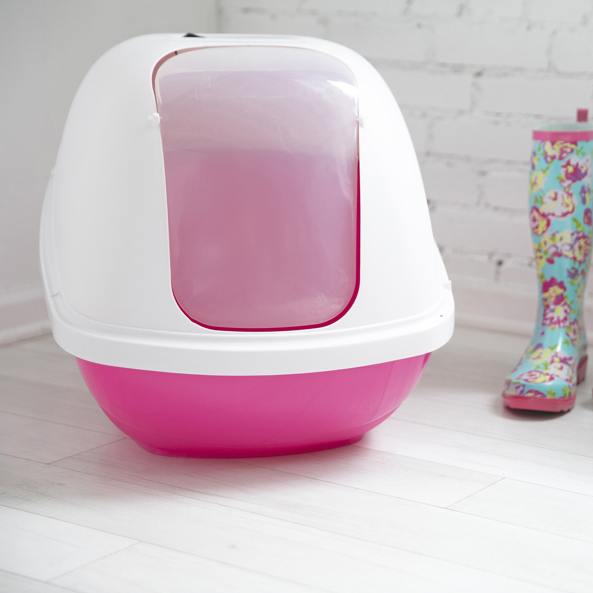 Covered Plastic Standard Litter Box