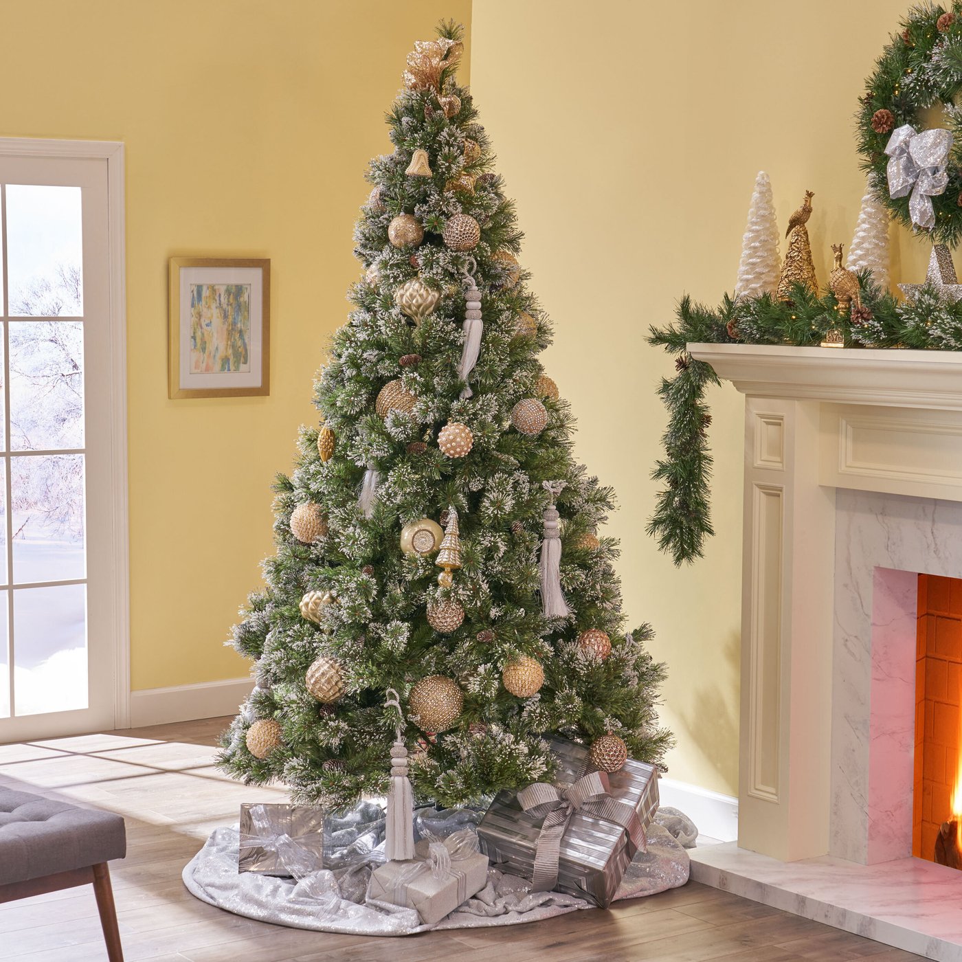 4 Expert Tips To Choose An Artificial Christmas Tree - VisualHunt