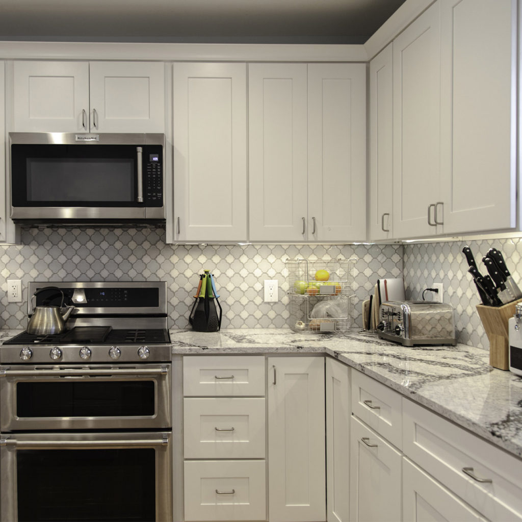 Maple Solid Wood White Cabinetry