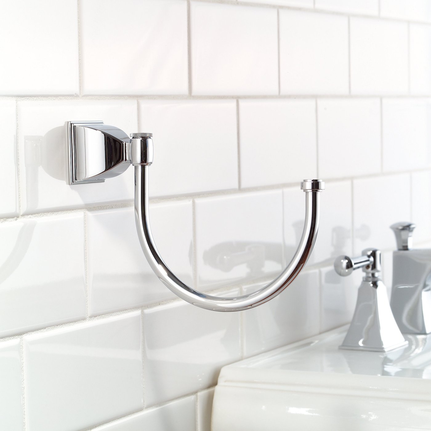 4 Expert Tips To Choose A Towel Rack VisualHunt