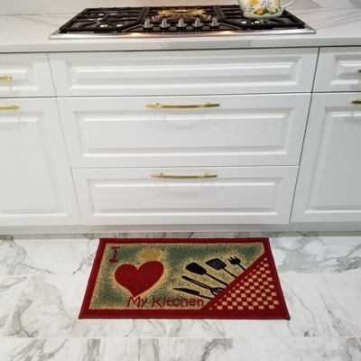 https://visualhunt.com/photos/15/red-synthetic-text-kitchen-mat.jpeg?s=car