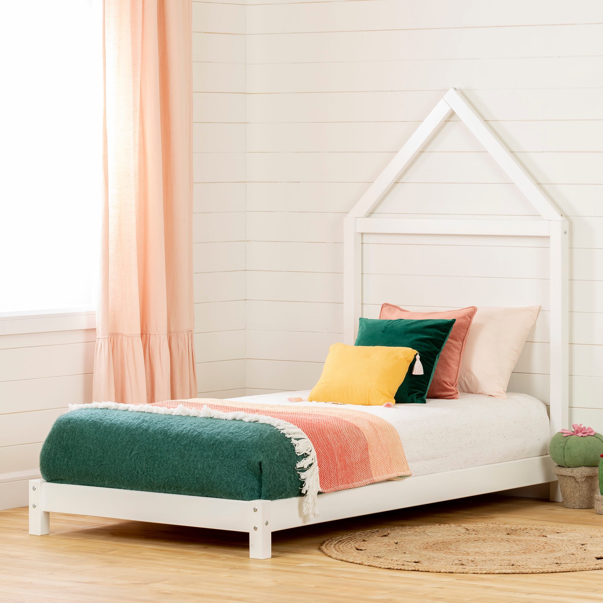 White Solid Wood Twin Platform Bed