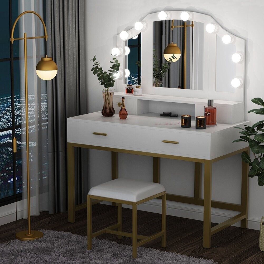 Modern Makeup Vanity - VisualHunt