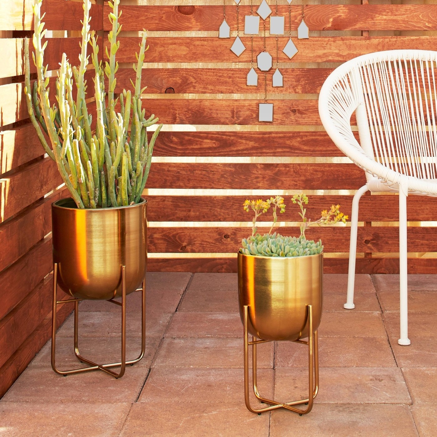 15 Outdoor Plant Stand Ideas - VisualHunt