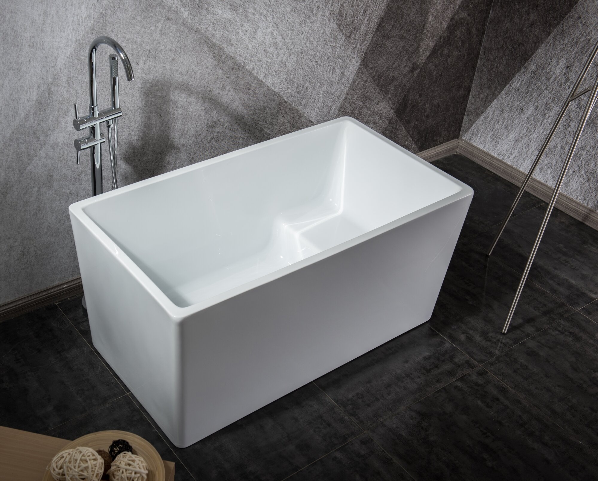 43" x 24.5" Freestanding Soaking Acrylic Bathtub with Integrated Seat