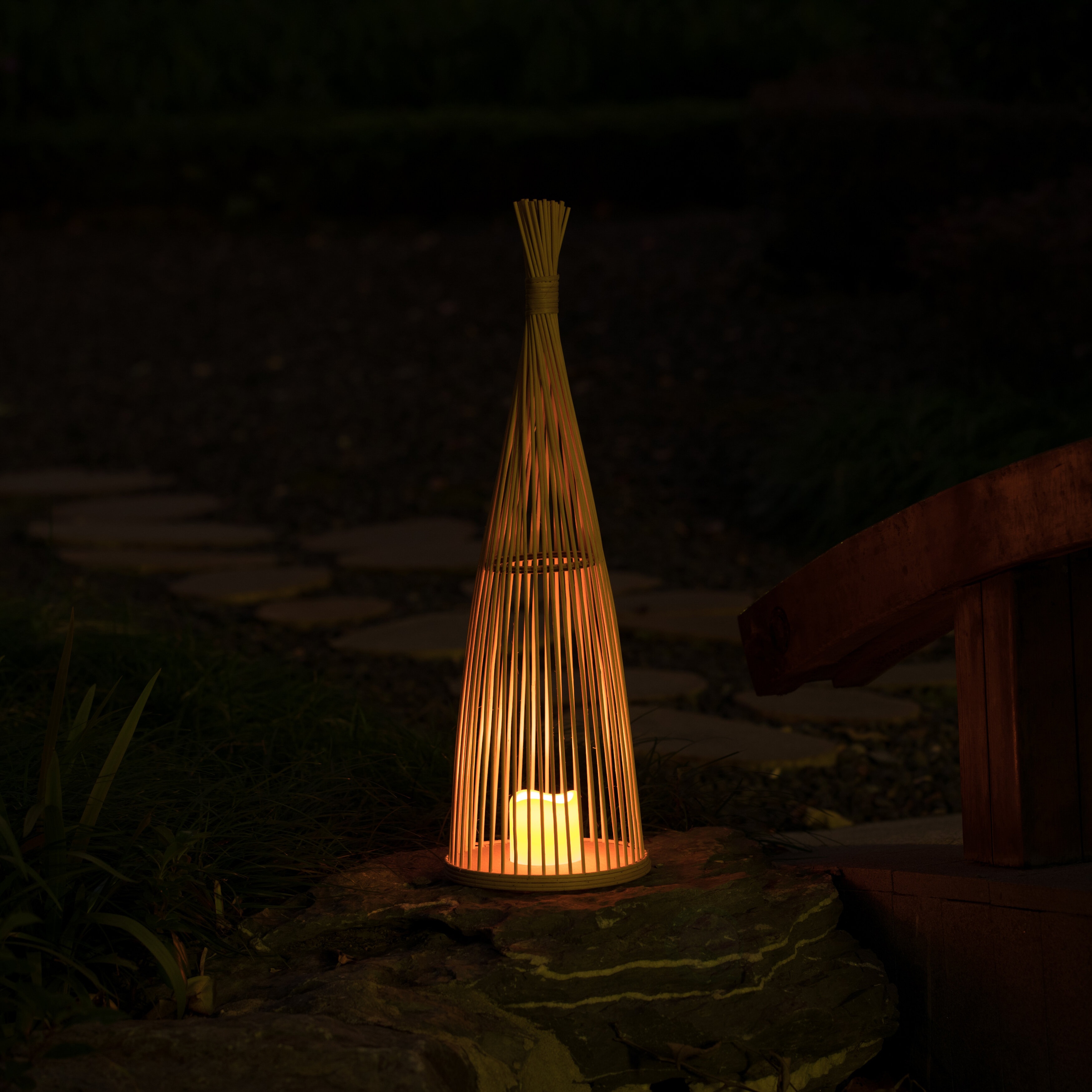 https://visualhunt.com/photos/23/27-battery-powered-outdoor-lantern-with-electric-candle.jpg